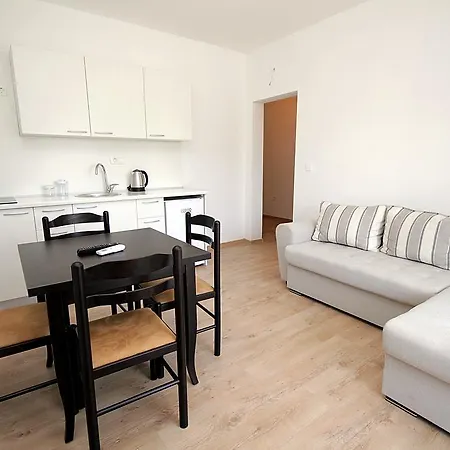 Apartmani Begovic Бар Экстерьер фото